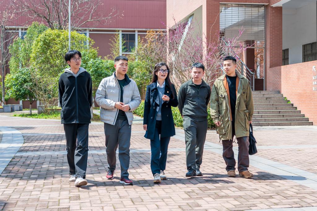 累计担任23个班级辅导员